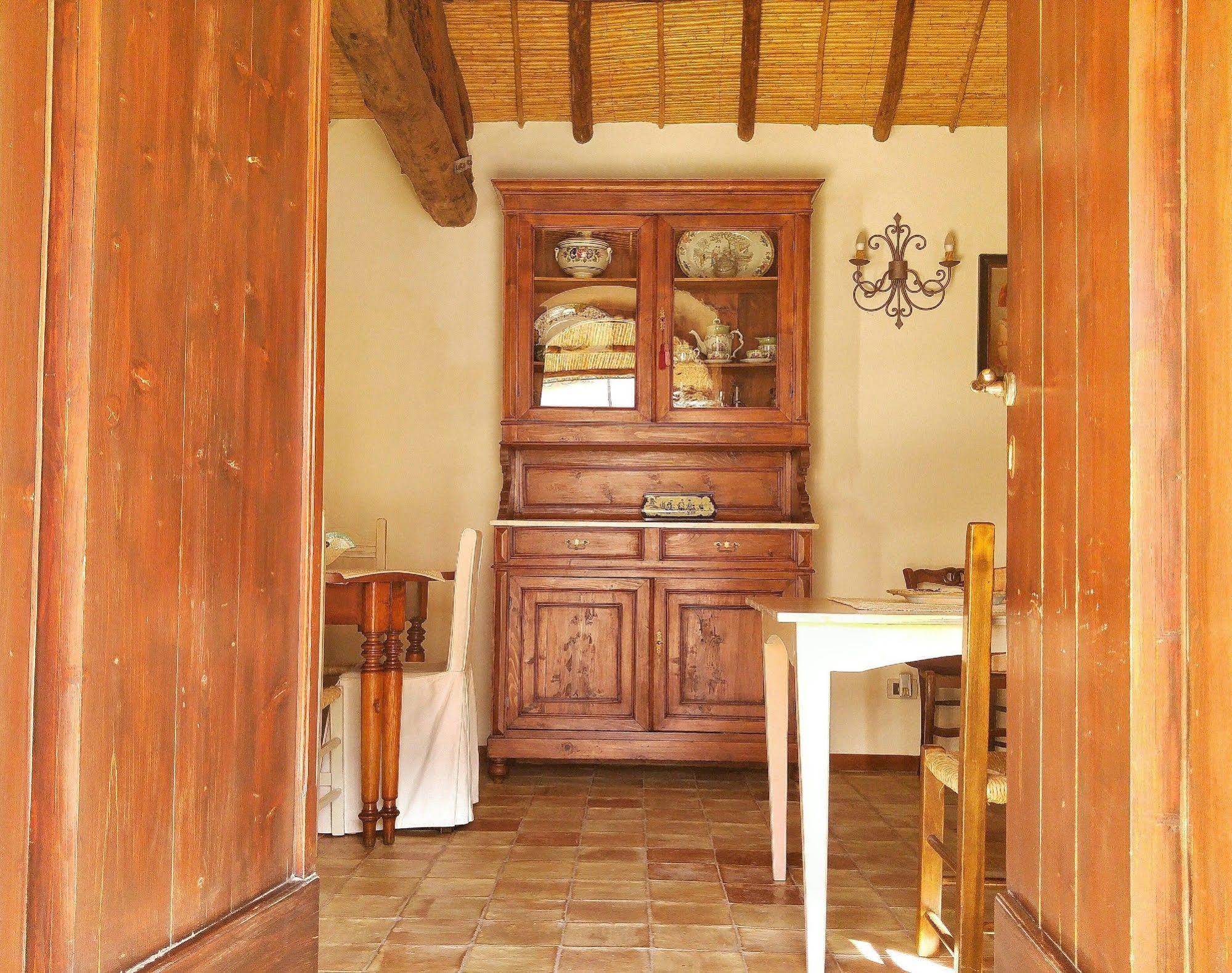 Il Borgo Dell'Arcangelo Tuili エクステリア 写真