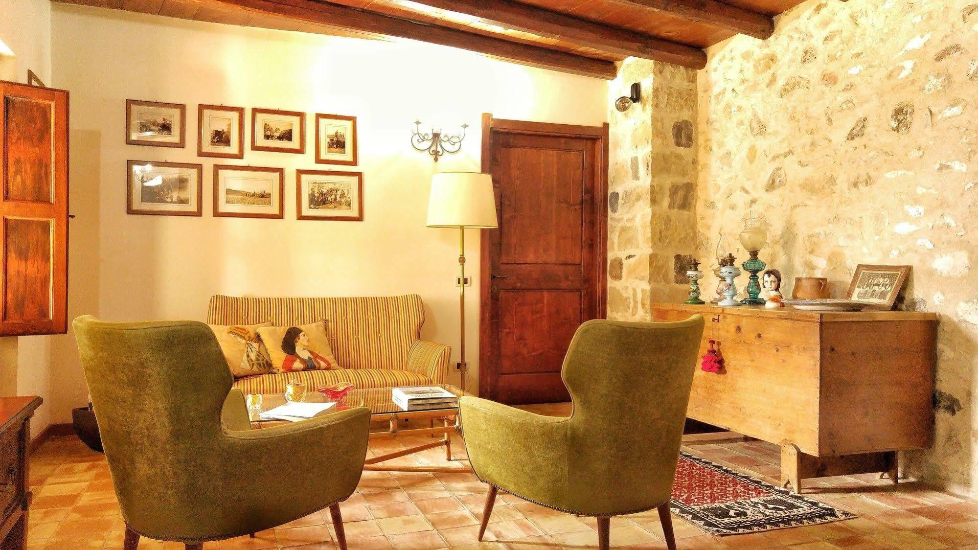 Il Borgo Dell'Arcangelo Tuili エクステリア 写真